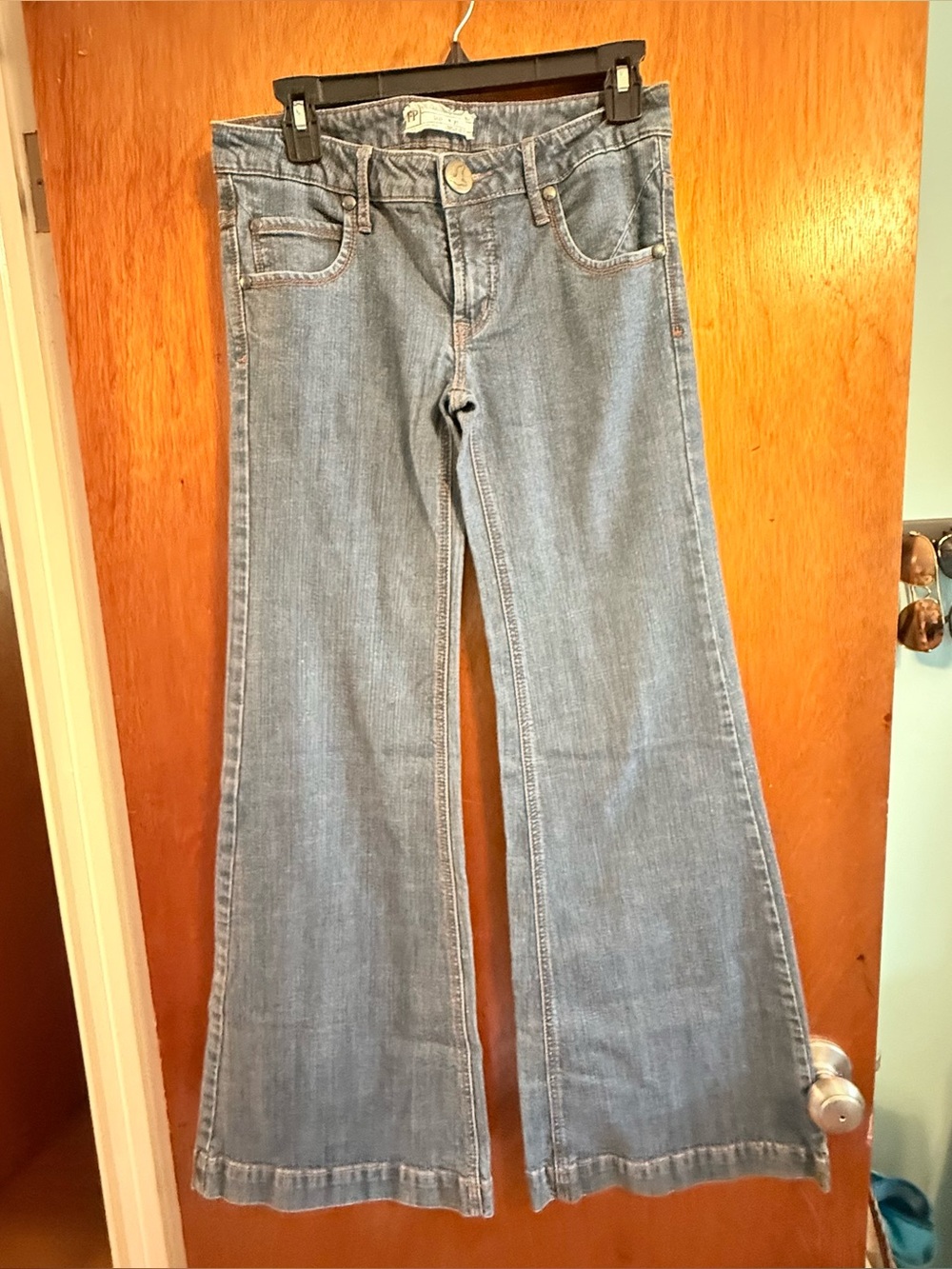 Free People Light Blue Denim Jeans with Brass Button 27x32.5